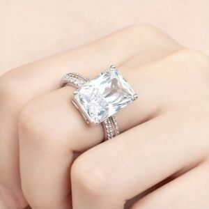 VVS1 8 Carat * Radiant-cut with pave Band Moissanite Ring Size 6 US